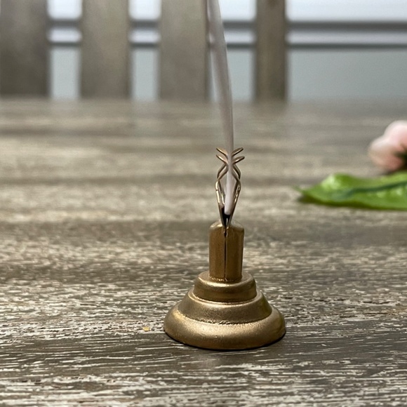 Gold Menu Stands - Picture 7 of 7